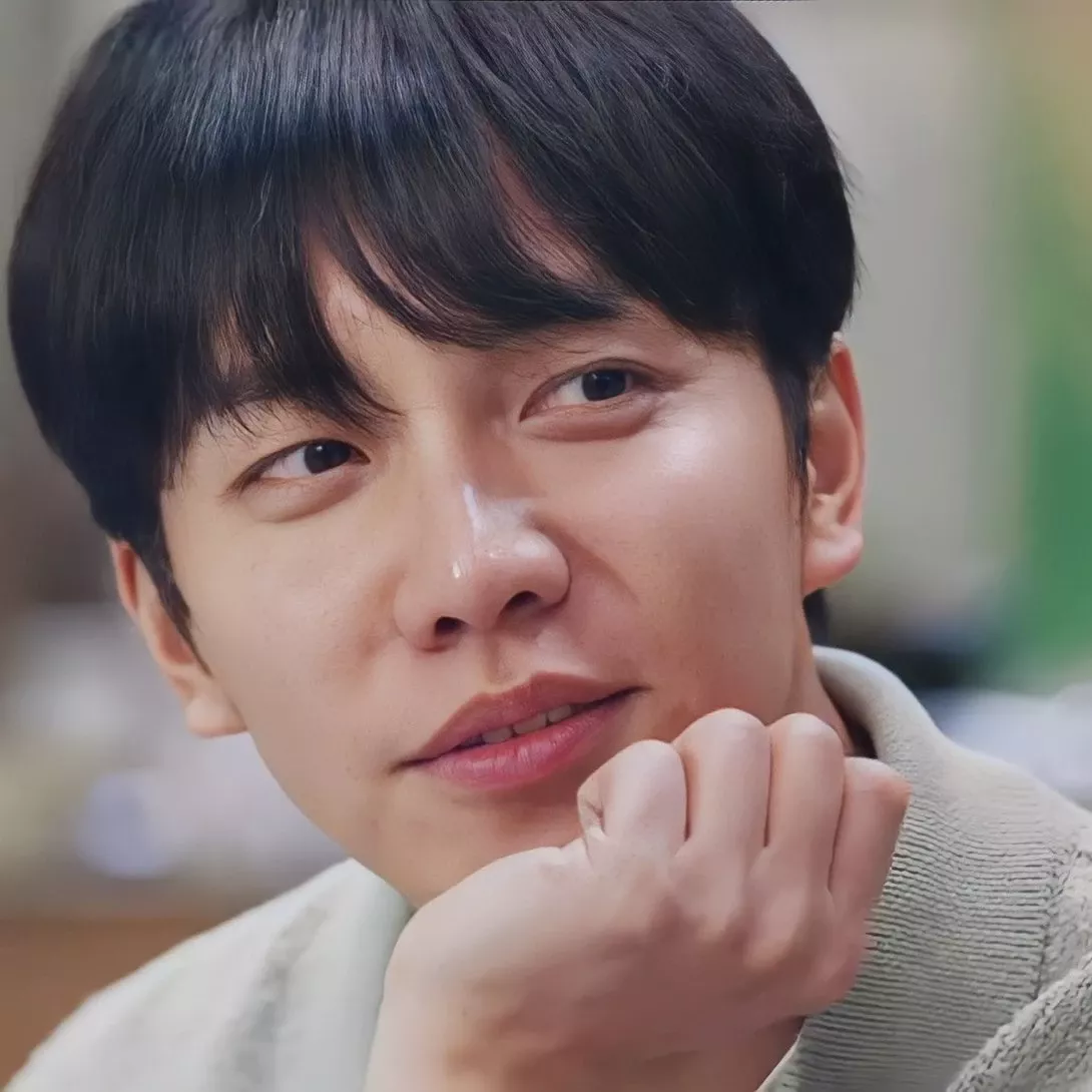 Momen yang diabadikan oleh penggemar Lee Seunggi