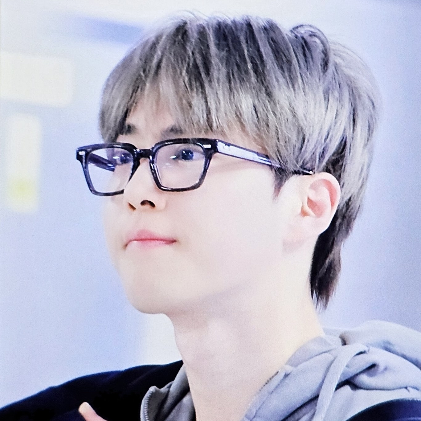 Behind-the-scenes cut of Suho