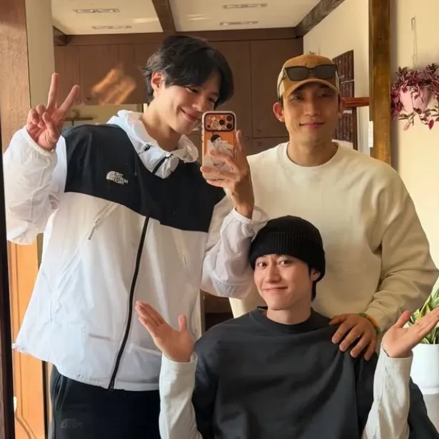 Recent activity shot of Park Bogum