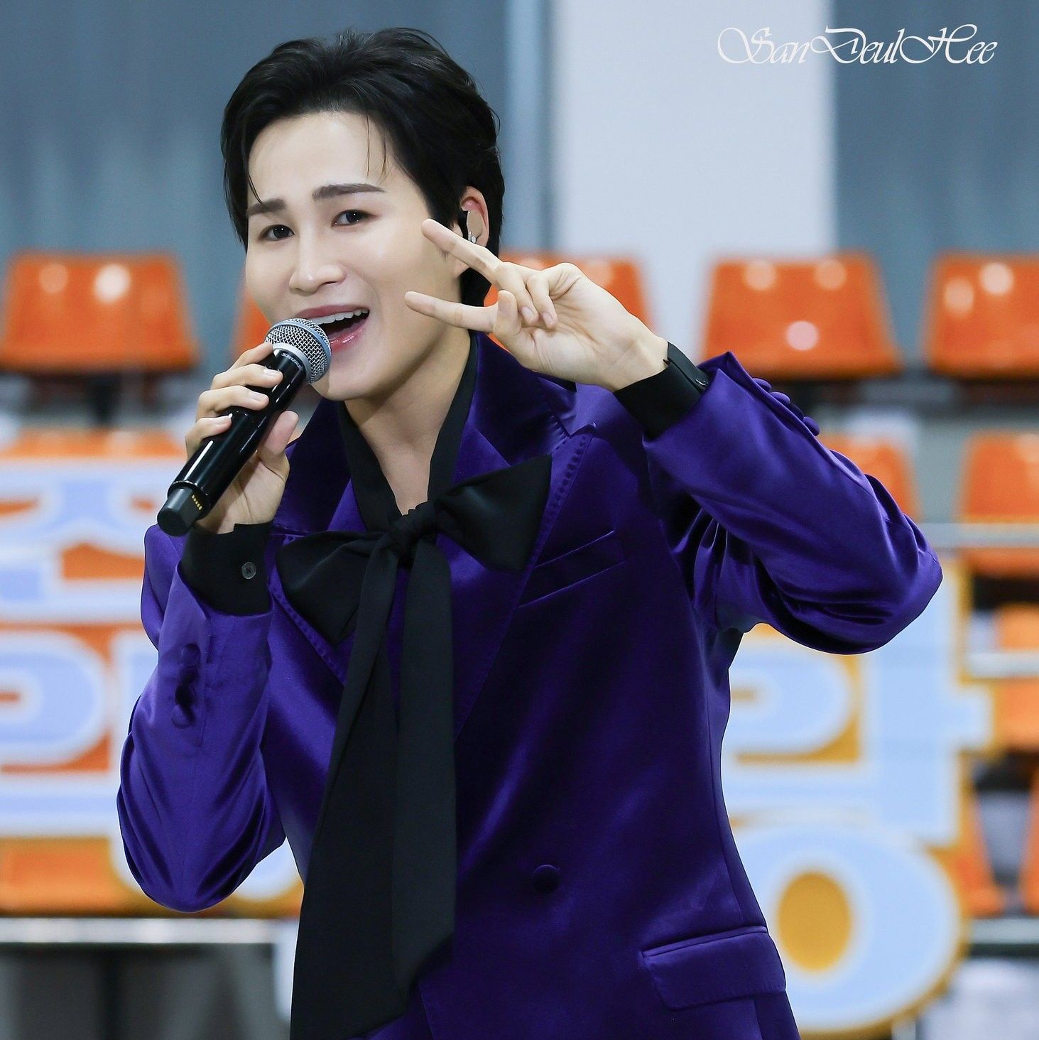 粉丝拍下的金熙栽瞬间