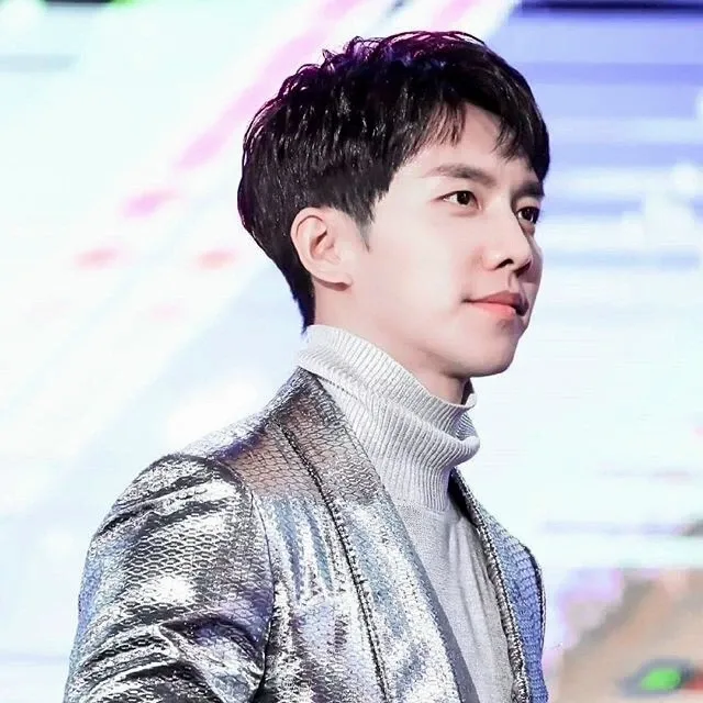 Latest photo of Lee Seunggi