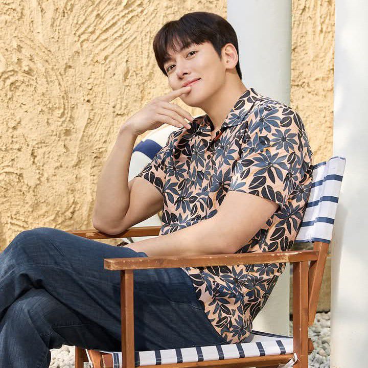 粉丝拍下的池昌旭瞬间