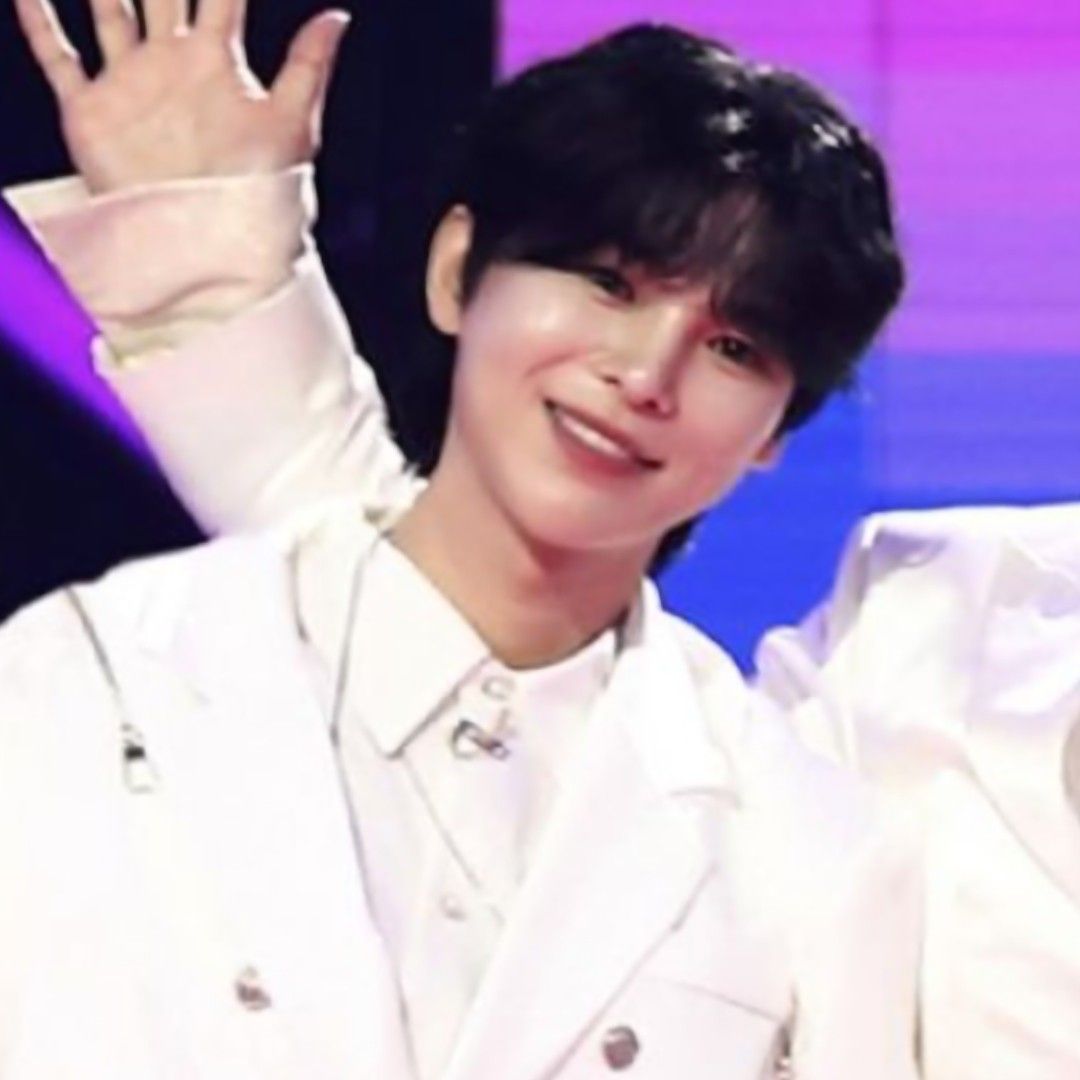 A moment captured by a fan of Kim Junsu (1991)