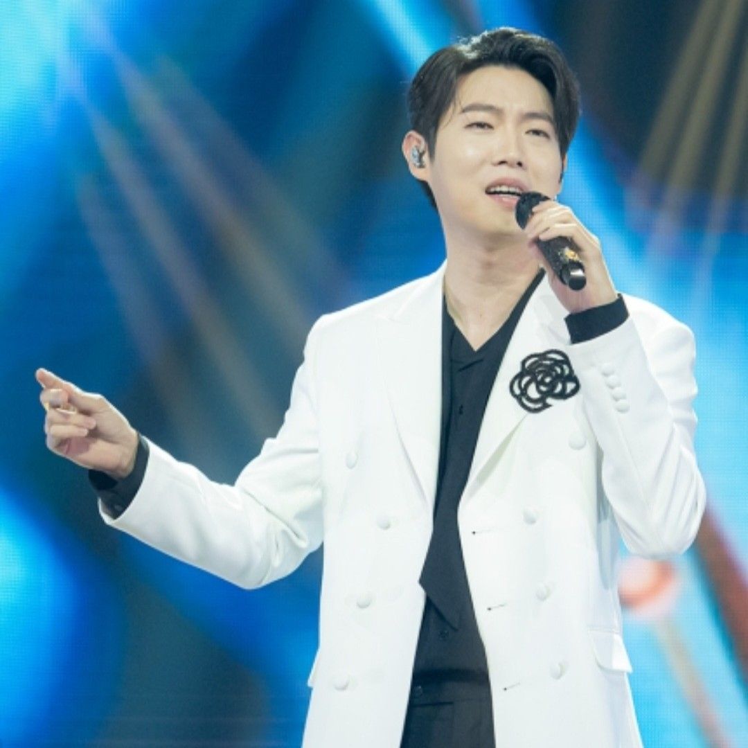 Latest photo of Son Taejin