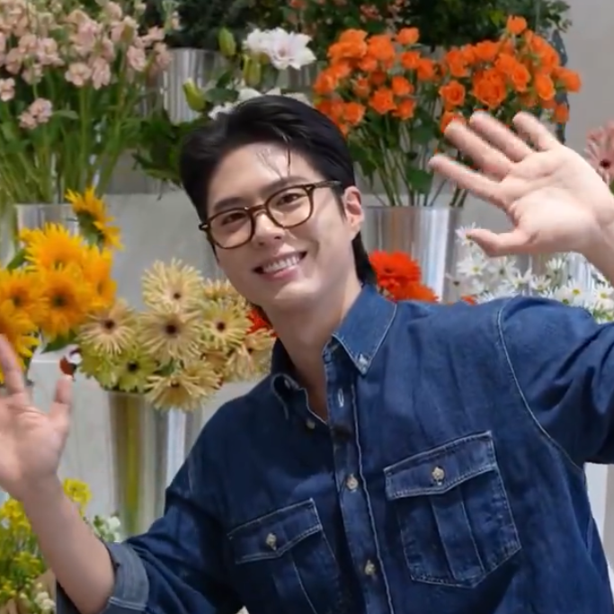 Behind-the-scenes cut of Park Bogum