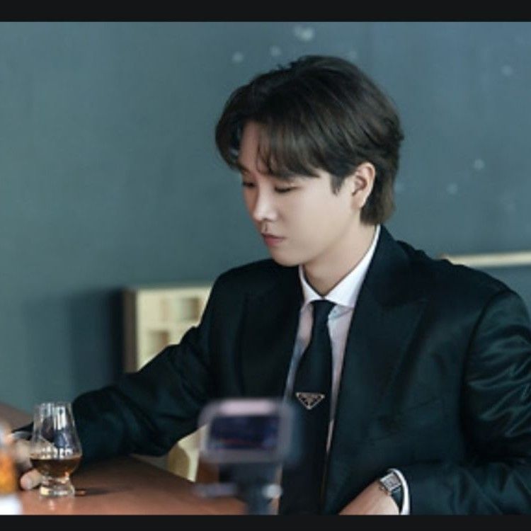 Recent activity shot of Song Minjun