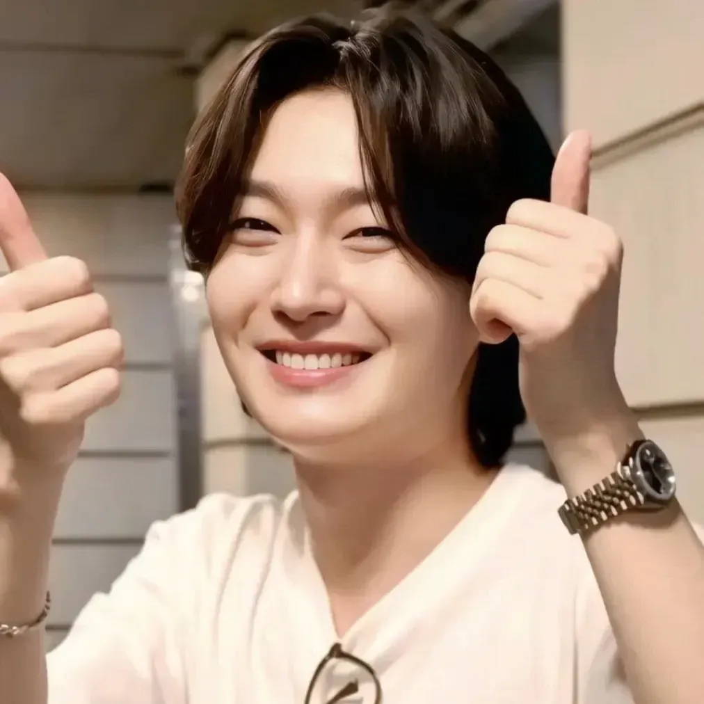 Latest photo of Kim Yongbin