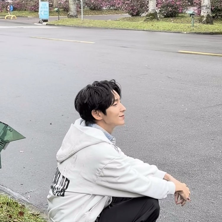 Latest photo of Lee Joongi