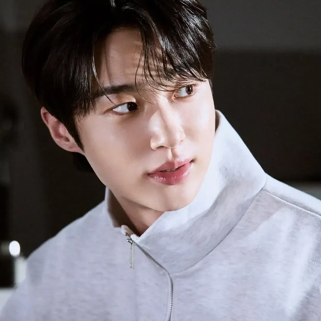Latest photo of Byeon Wooseok