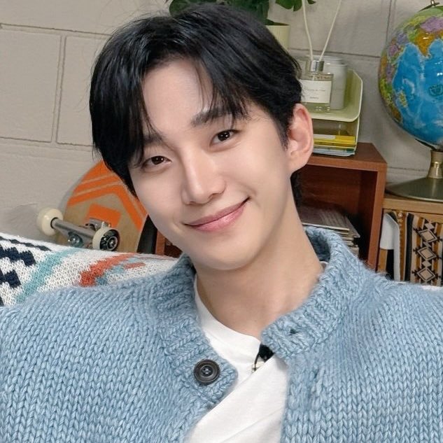 Behind-the-scenes cut of Lee Junho