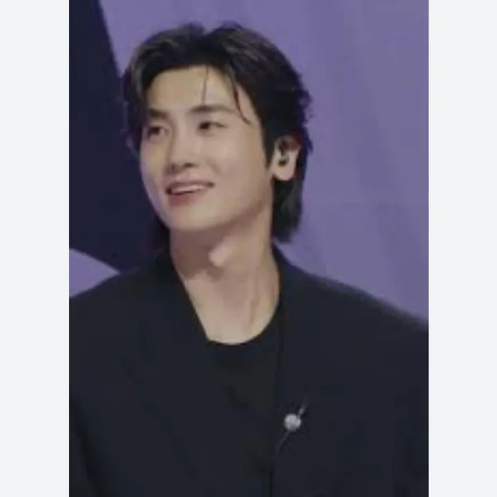 Behind-the-scenes cut of Park Hyungsik