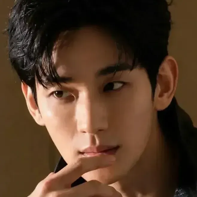 Behind-the-scenes cut of Kim Soohyun