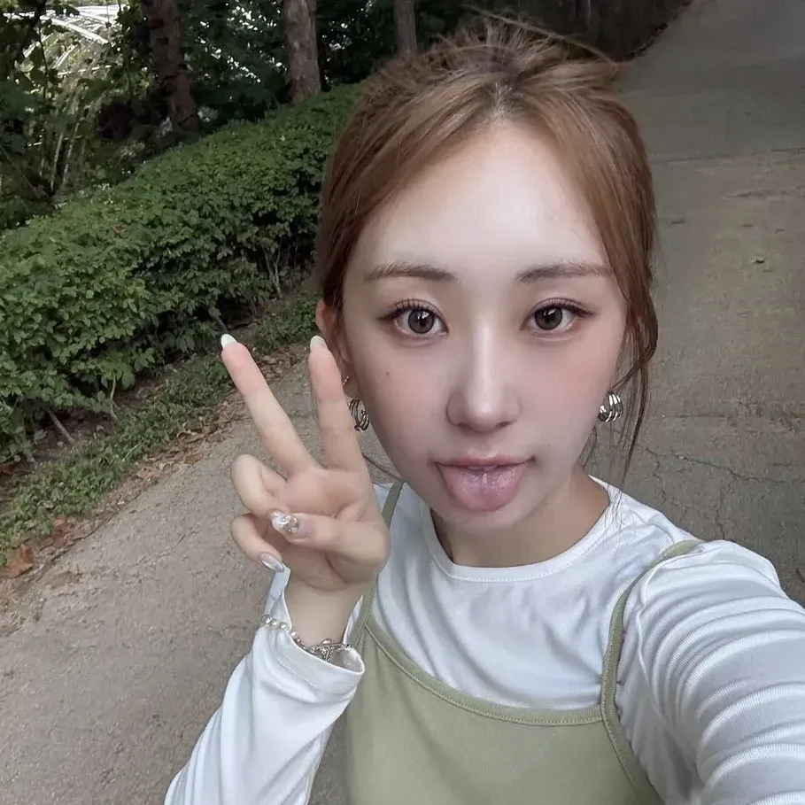 Foto terbaru dari Jeon Yujin