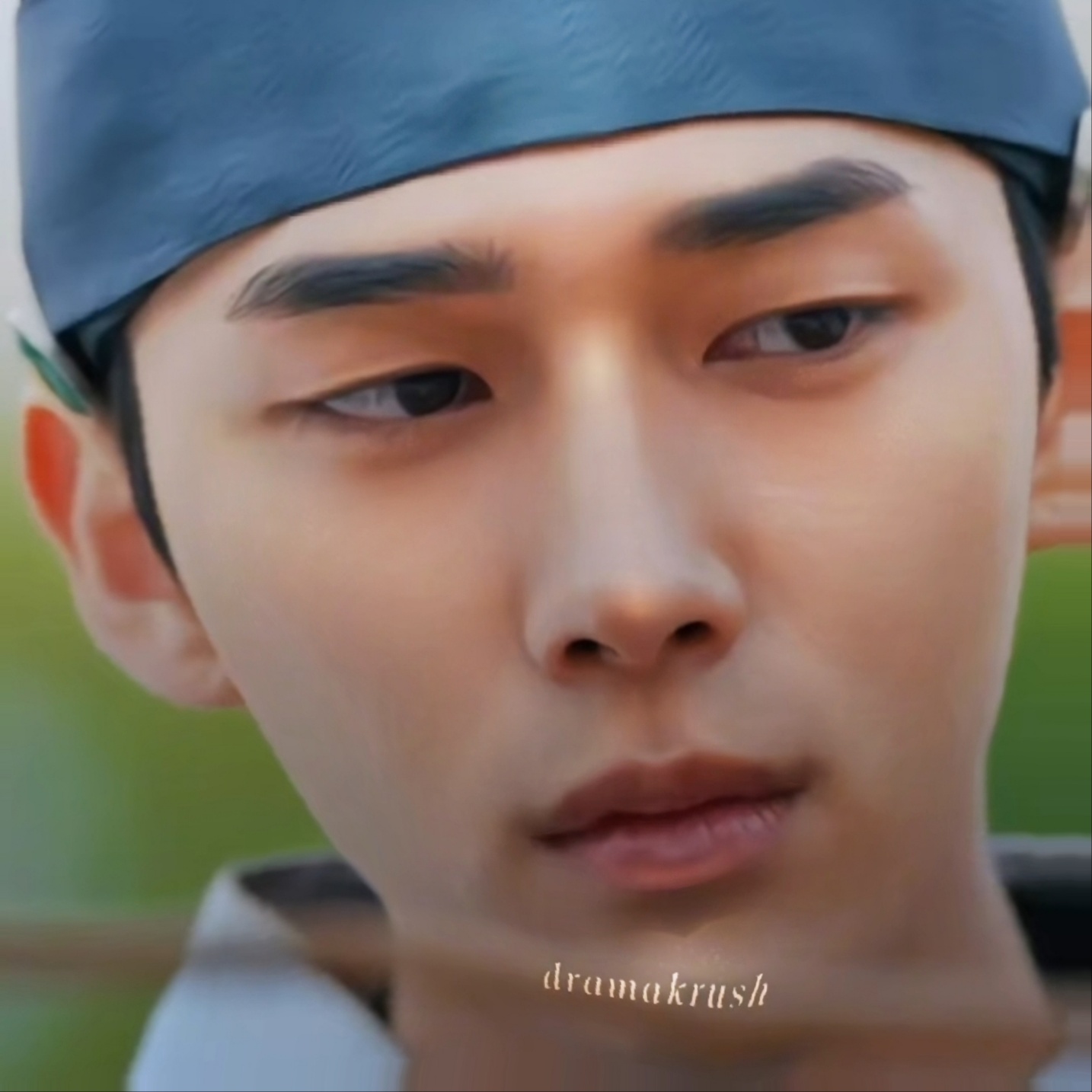 Behind-the-scenes cut of Hong Mingi