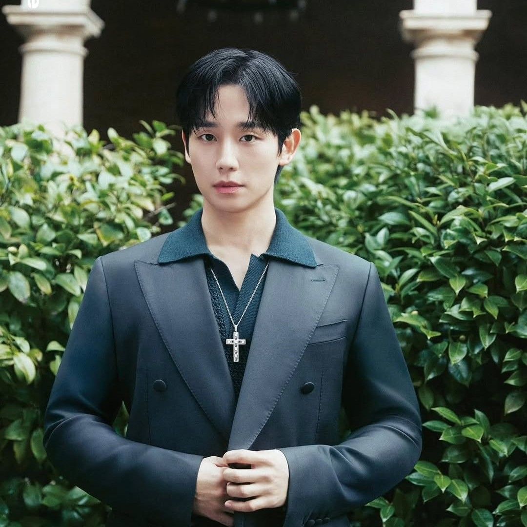 Latest photo of Jung Haein