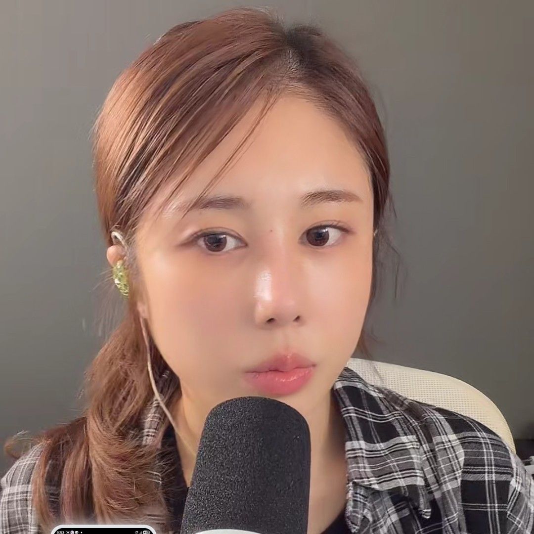 Momen yang diabadikan oleh penggemar Kim Soyou