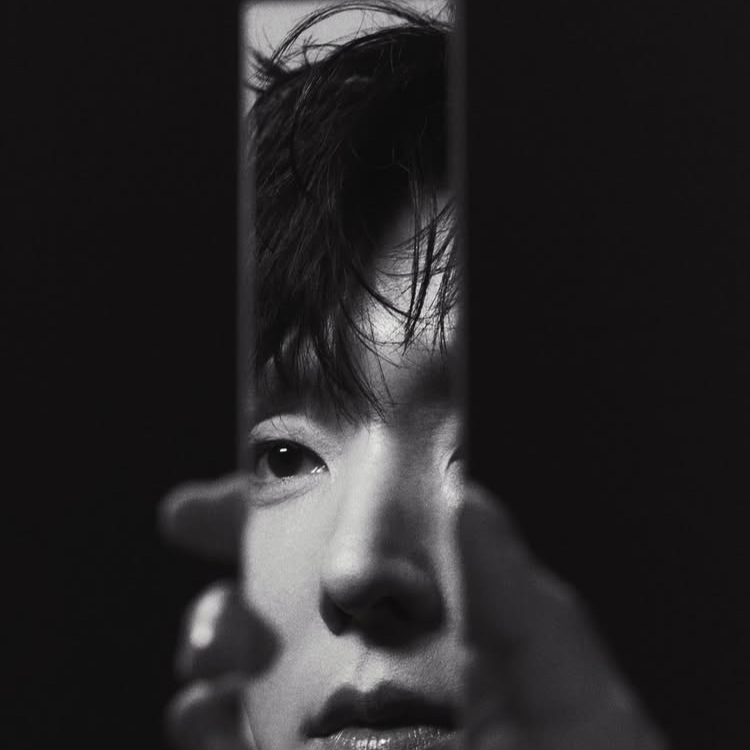 Behind-the-scenes cut of Lee Joongi