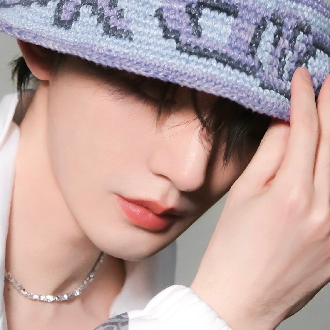 Latest photo of Deng Wei