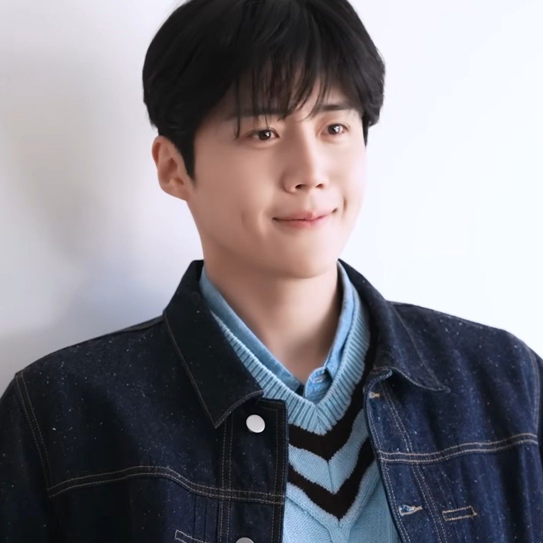 粉絲拍下的金宣虎瞬間