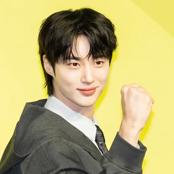 Recent activity shot of Byeon Wooseok
