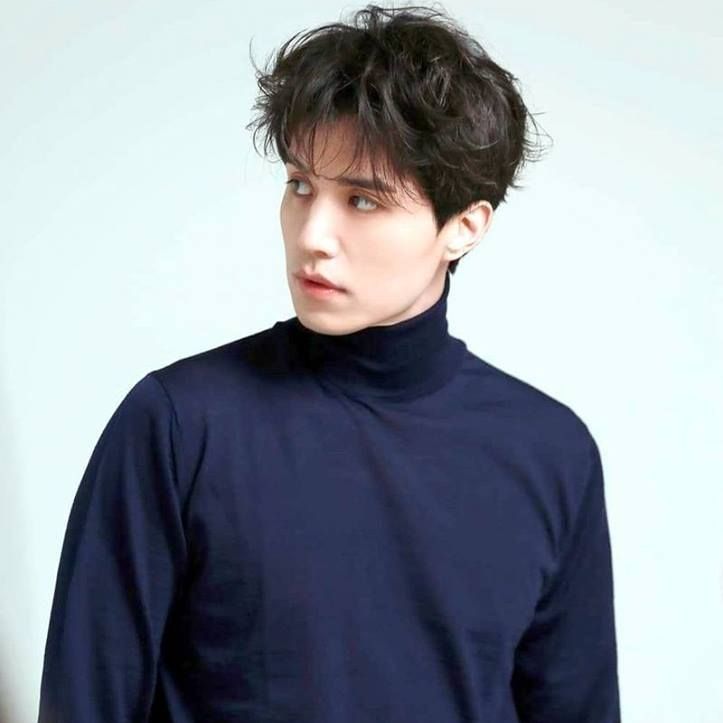 A moment captured by a fan of Lee Dongwook