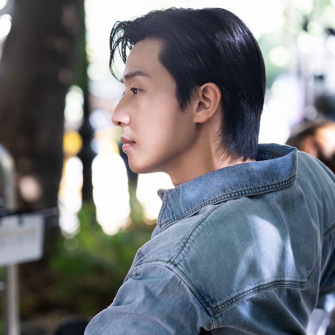 Recent activity shot of Park Seojoon