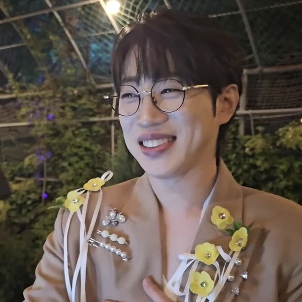 Behind-the-scenes cut of An Sunghoon