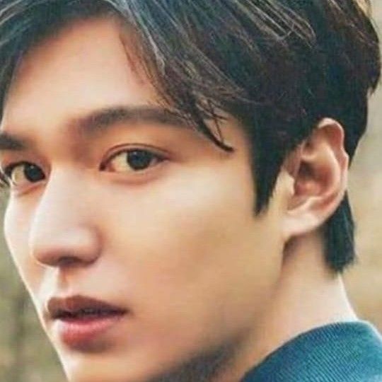 イ・ミンホの最近の活動ショット