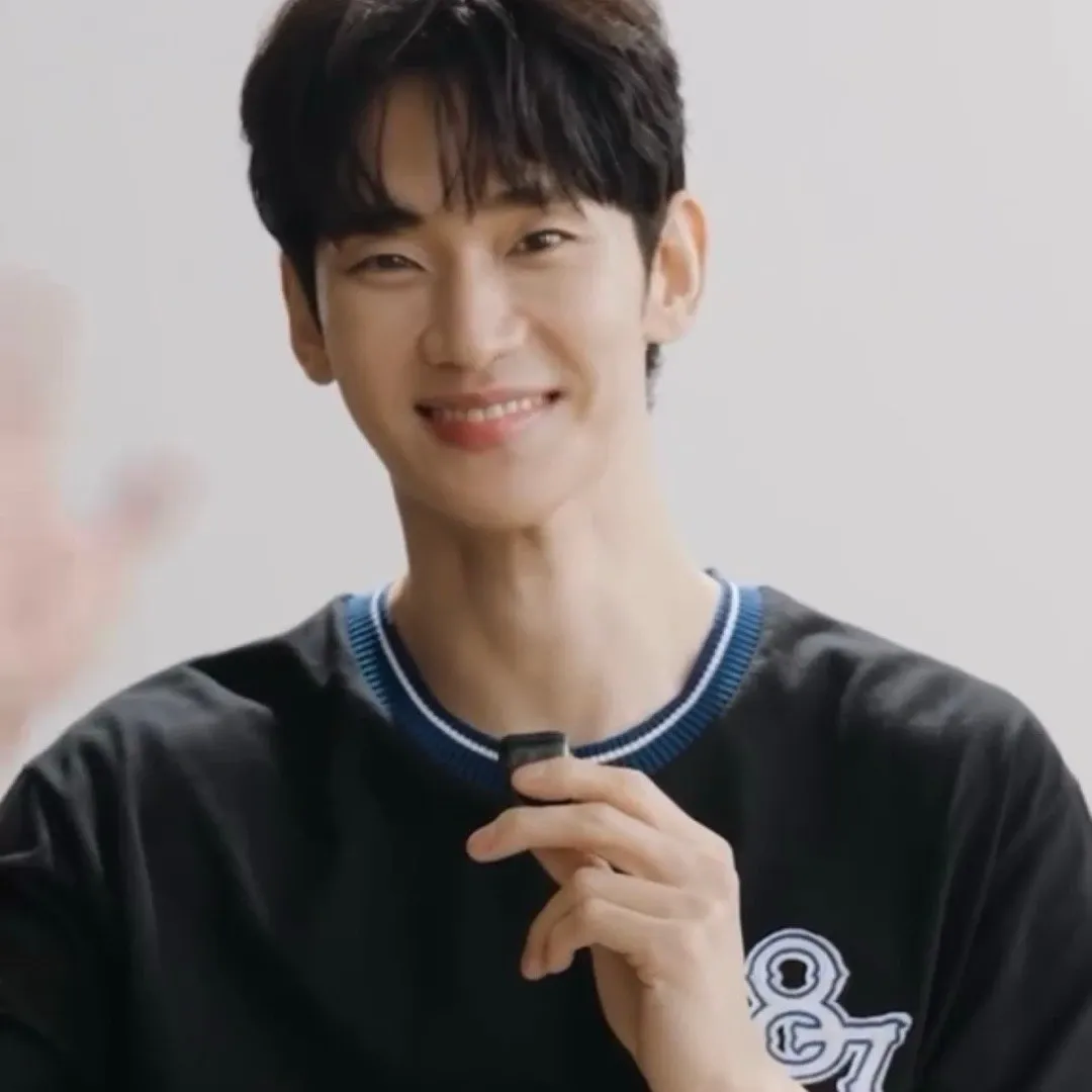 Behind-the-scenes cut of Kim Soohyun