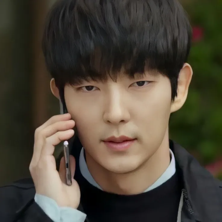 Foto terbaru dari Lee Joongi