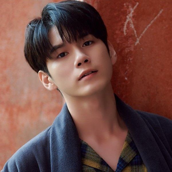 Recent activity shot of Ong Seongwu