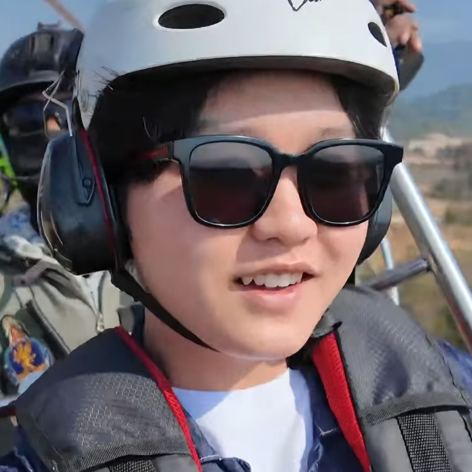 Behind-the-scenes cut of Park Sungon