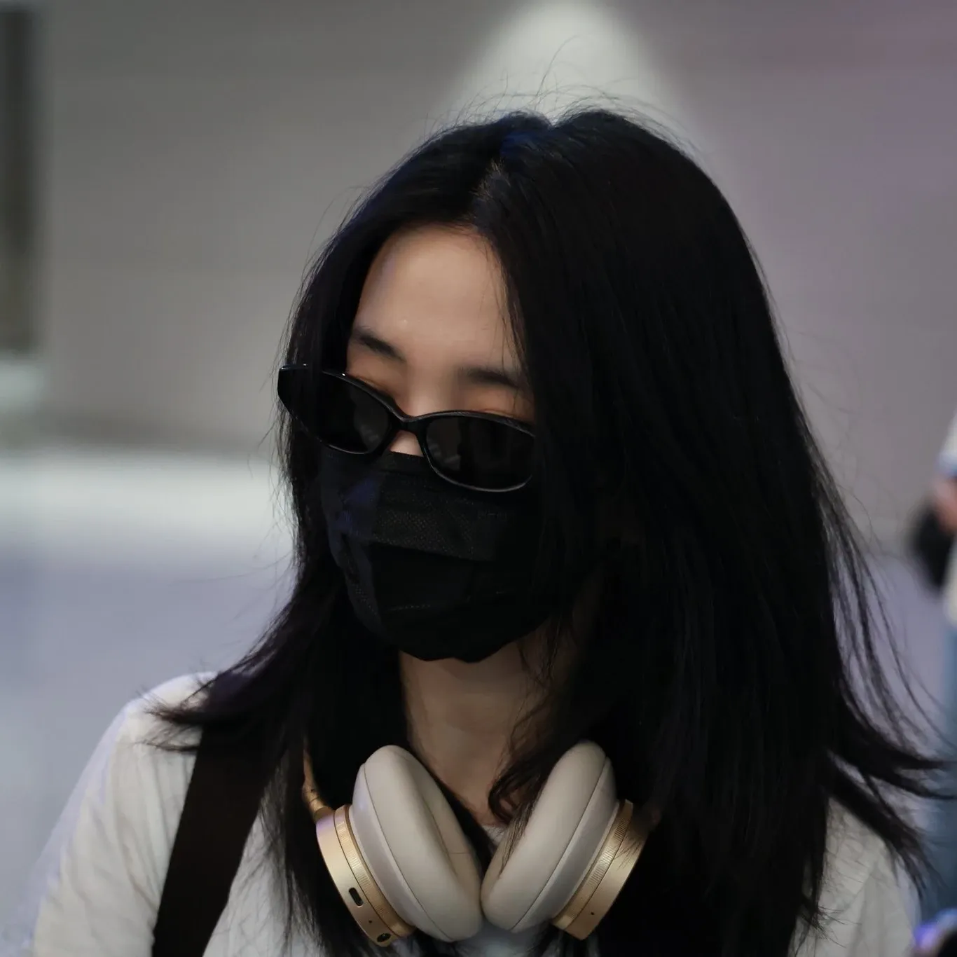 Behind-the-scenes cut of Kim Taeri