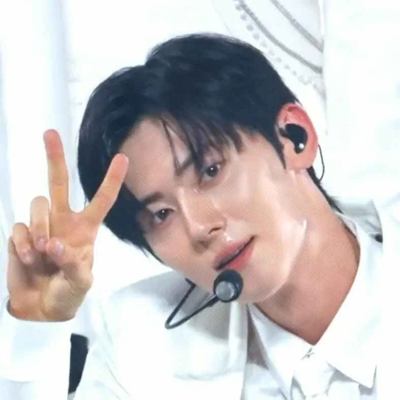 Latest photo of Hwang Minhyun