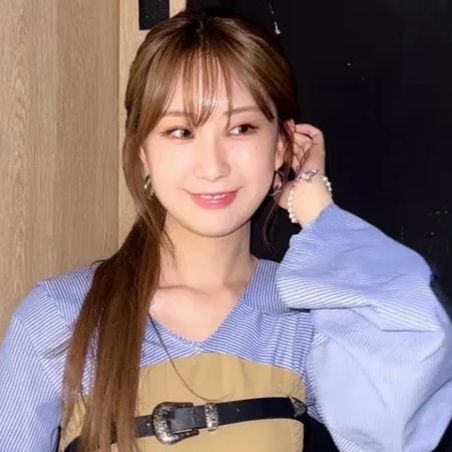 Cuplikan di balik layar dari Jeon Yujin