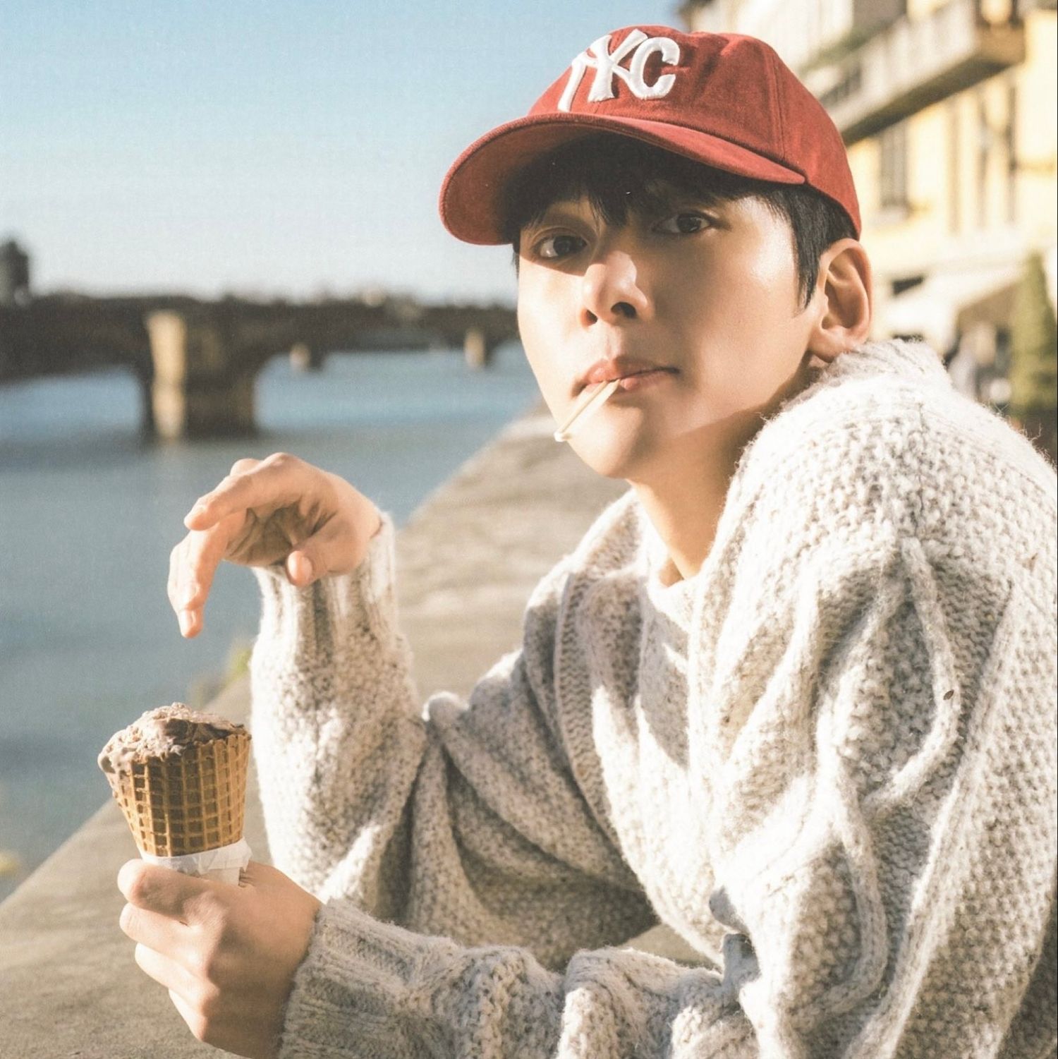 粉丝拍下的池昌旭瞬间