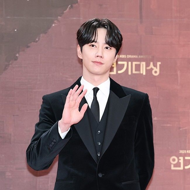 李浚荣的近期活动照