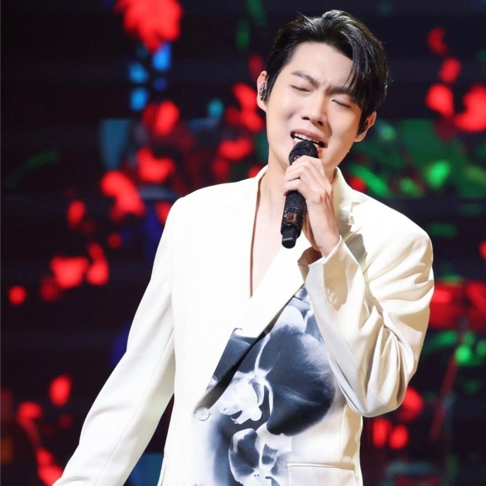 Latest photo of Son Taejin