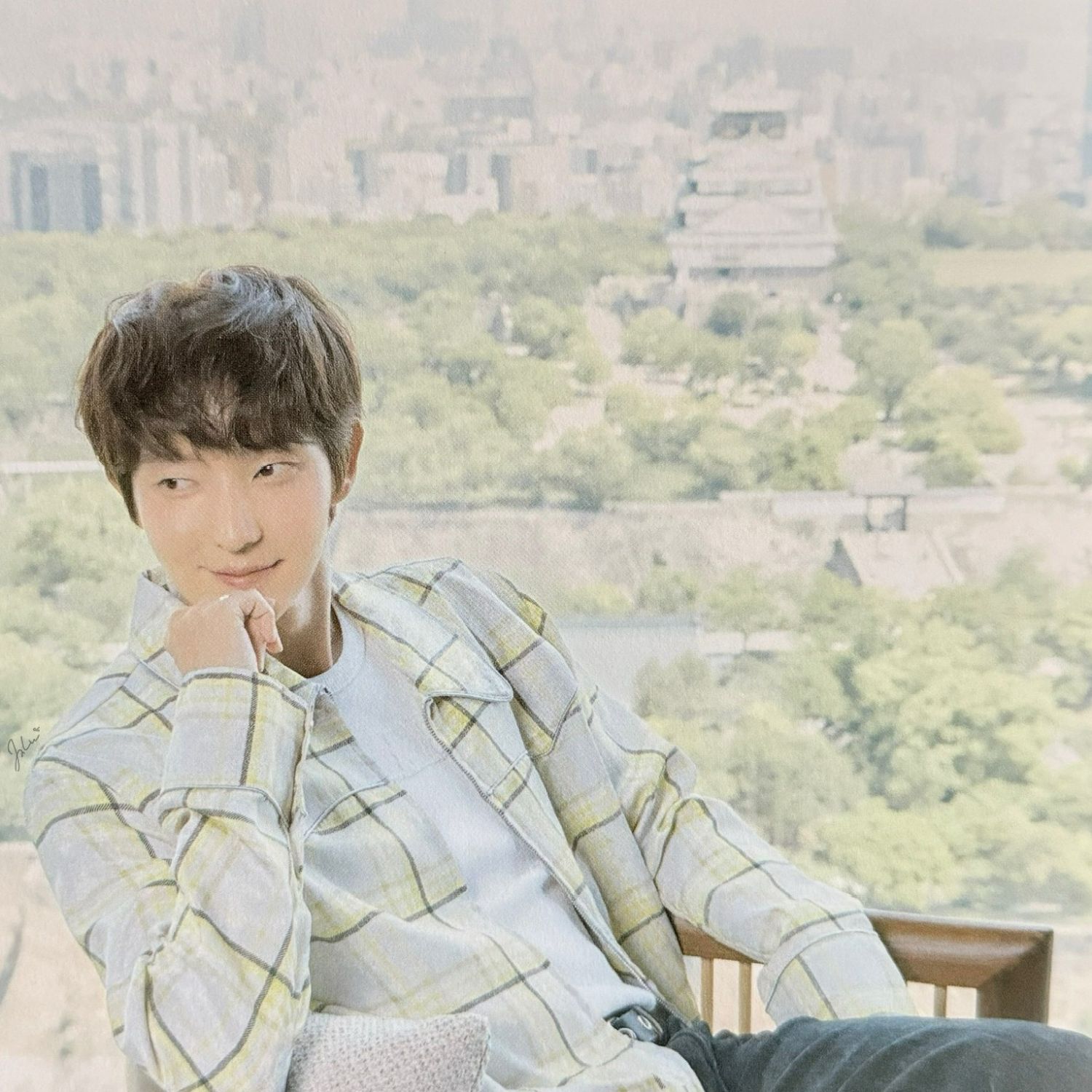 Behind-the-scenes cut of Lee Joongi