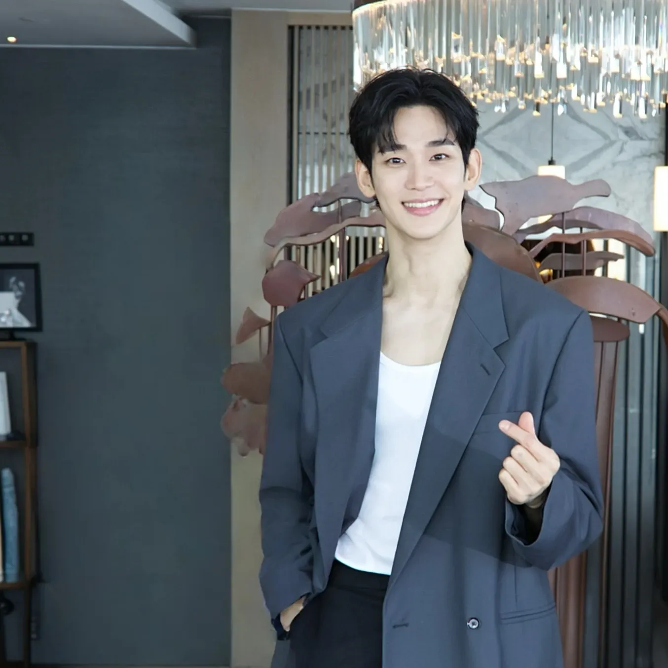 A moment captured by a fan of Kim Soohyun