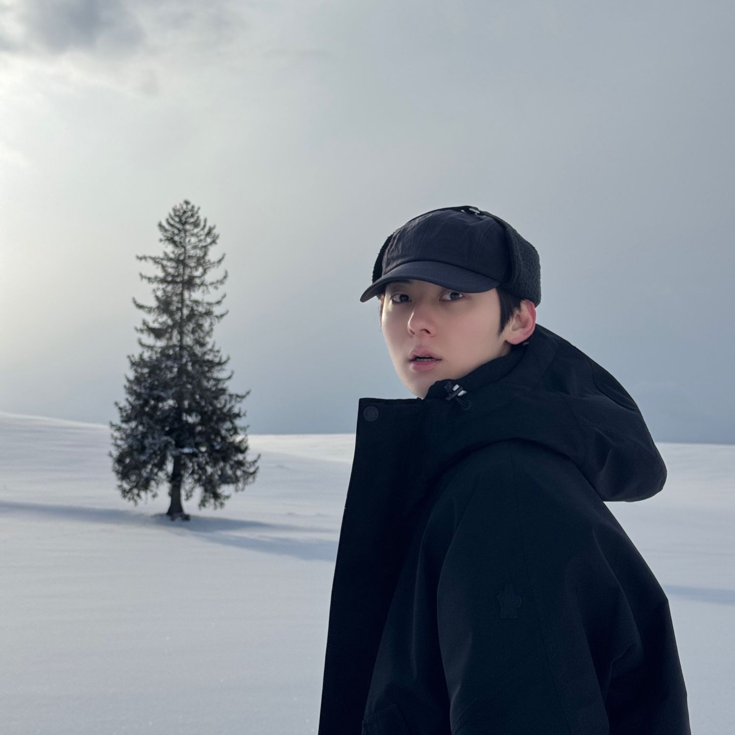 Behind-the-scenes cut of Hwang Minhyun