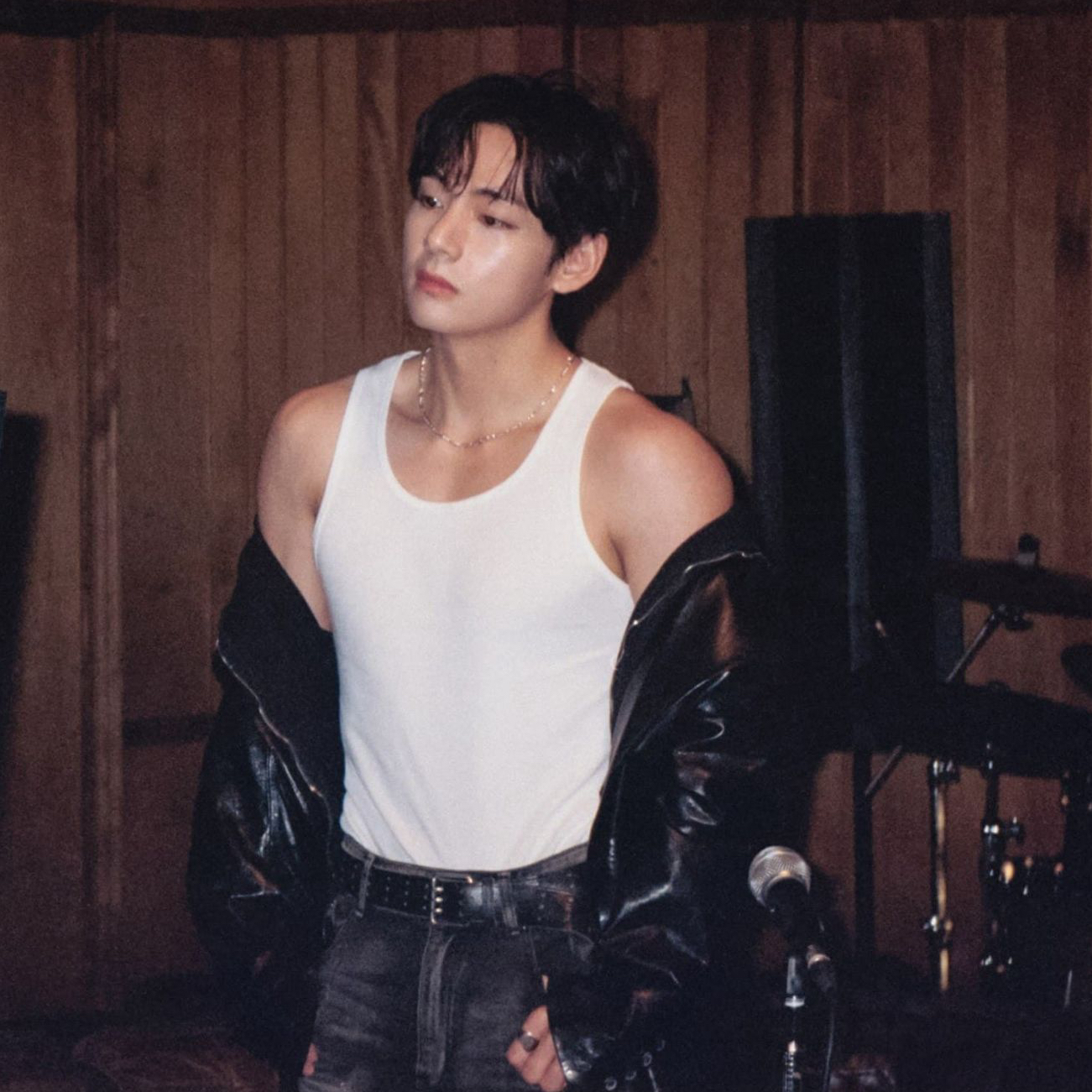 김태형 (뷔) 최근 활동샷