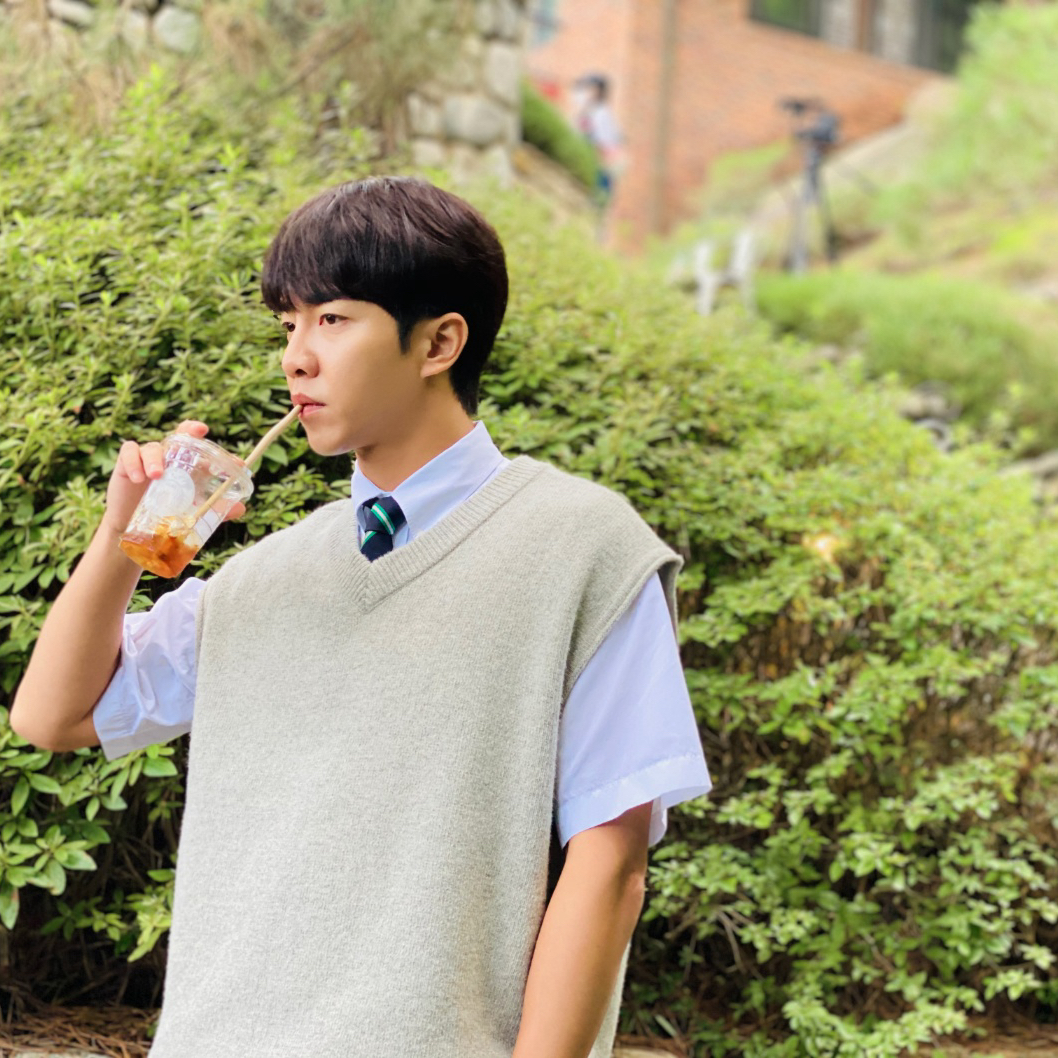 Cuplikan di balik layar dari Lee Seunggi