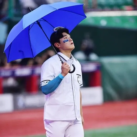 Recent activity shot of Kim Doyoung