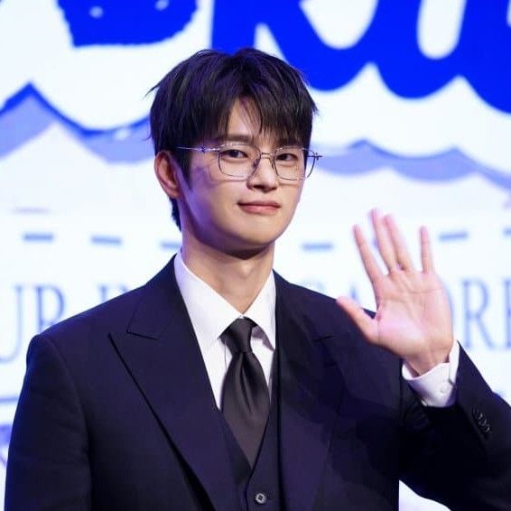 ソ・イングクの最近の活動ショット