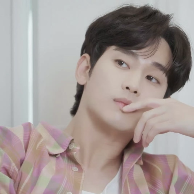 Recent activity shot of Kim Soohyun