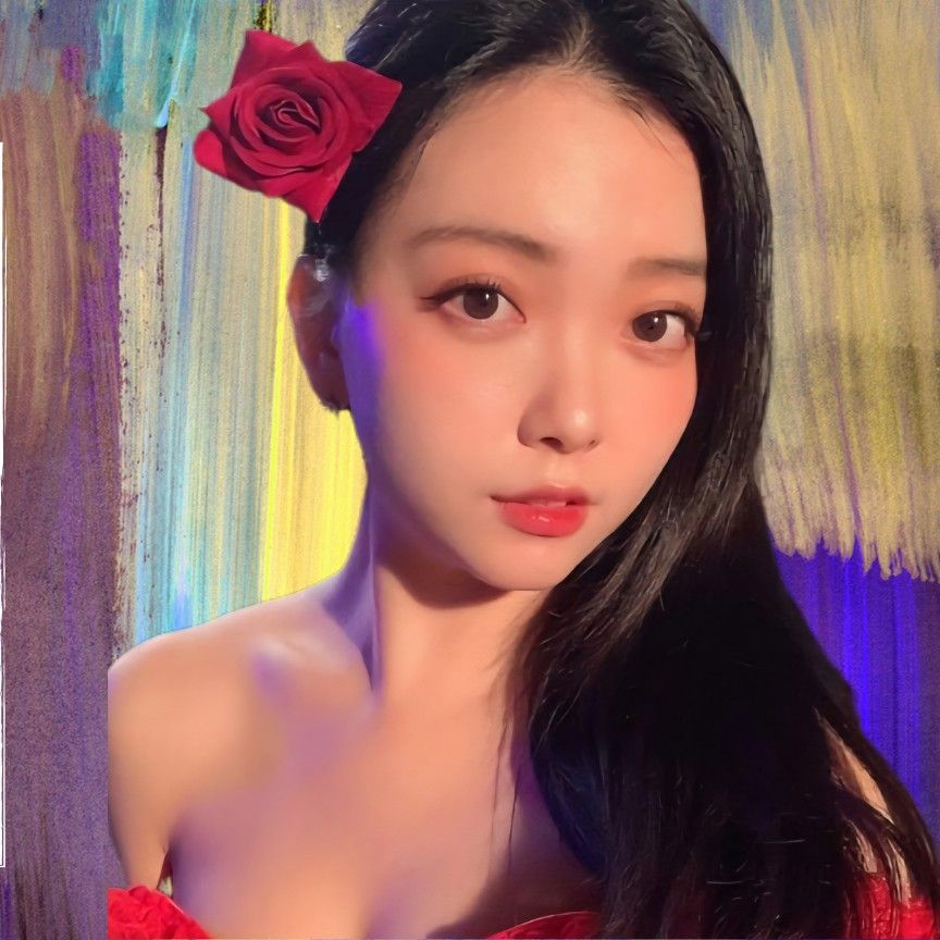 A moment captured by a fan of YOYOMI