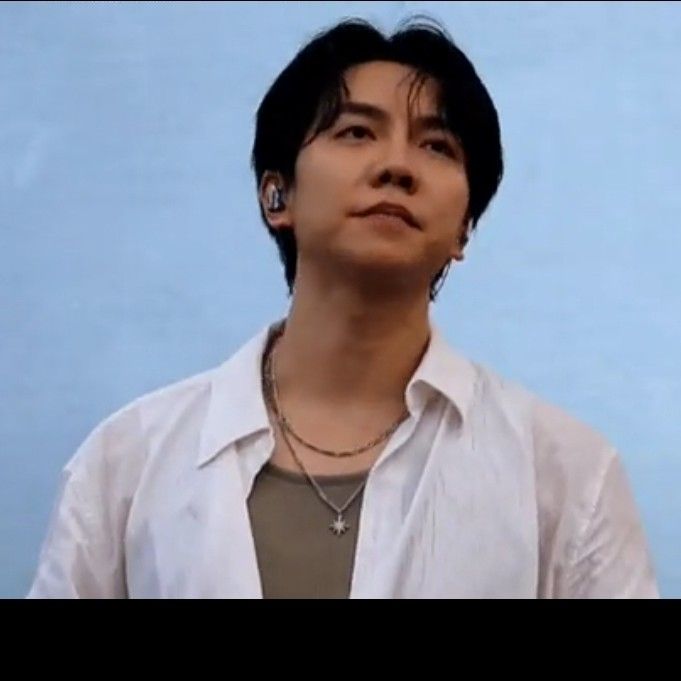 イ・スンギの最近の活動ショット