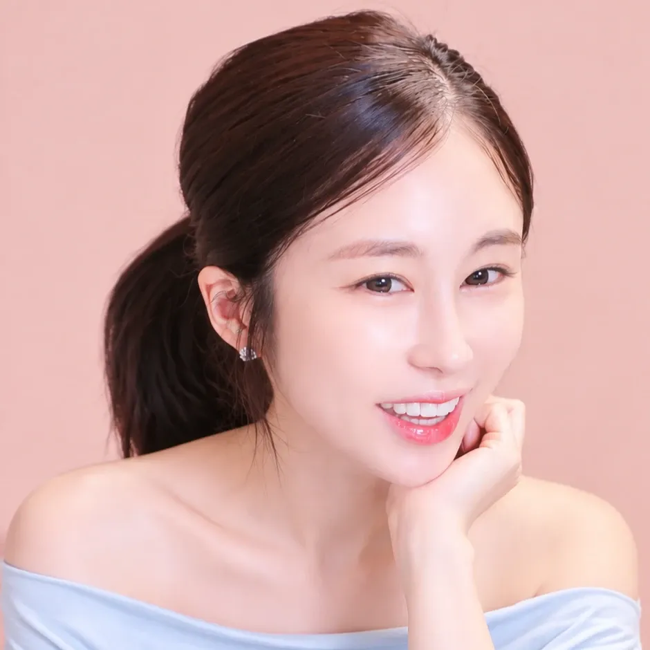 Foto kegiatan terbaru dari Kim Soyou