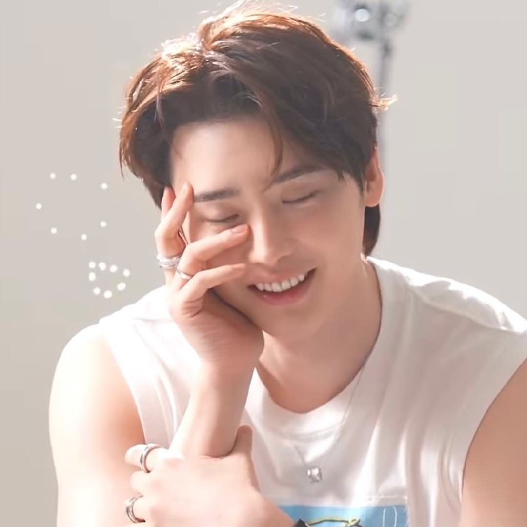 コミュニティで話題の人気セレブコンテンツ